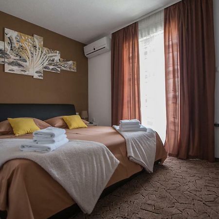 שיבניק Luxury Apartment With Private Heated Pool מראה חיצוני תמונה