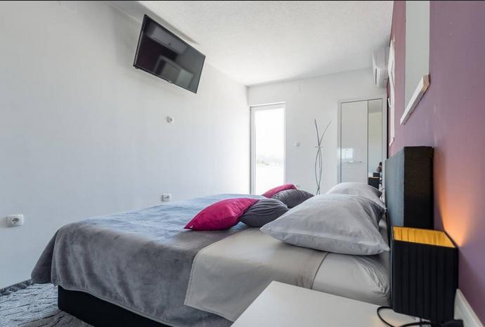 שיבניק Luxury Apartment With Private Heated Pool מראה חיצוני תמונה