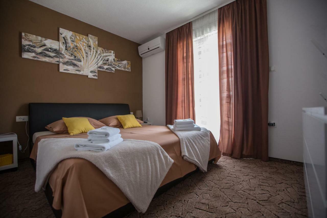שיבניק Luxury Apartment With Private Heated Pool מראה חיצוני תמונה
